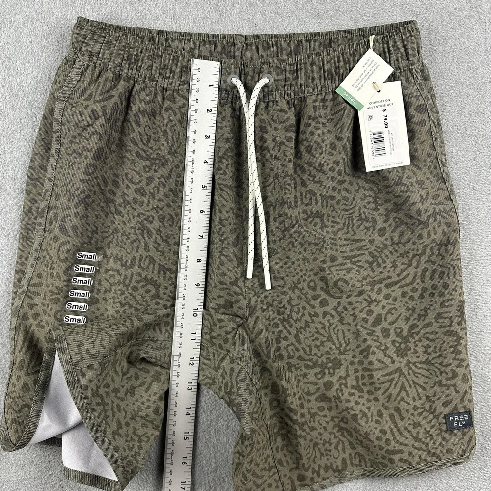 Free Fly Reverb Swim Shorts Mens Small Green Camo Lined UPF 40 Elastic Waist NWT